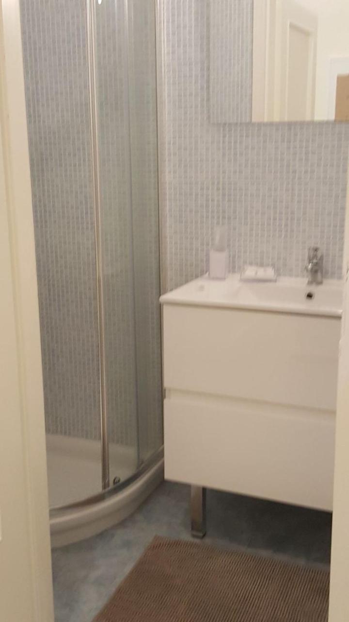 Happy Apartment Лече Екстериор снимка